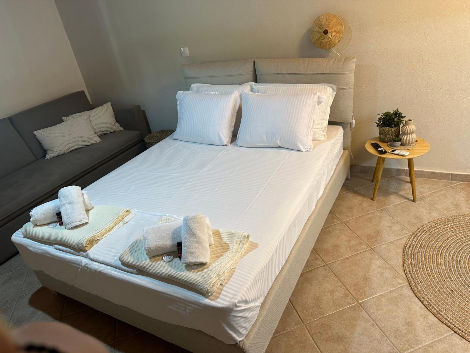 Ab Apartments Самотраки Екстериор снимка